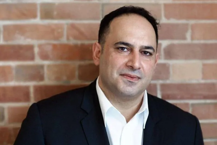 اتهام وابستگی من به جمهوری اسلامی بی‌اساس است